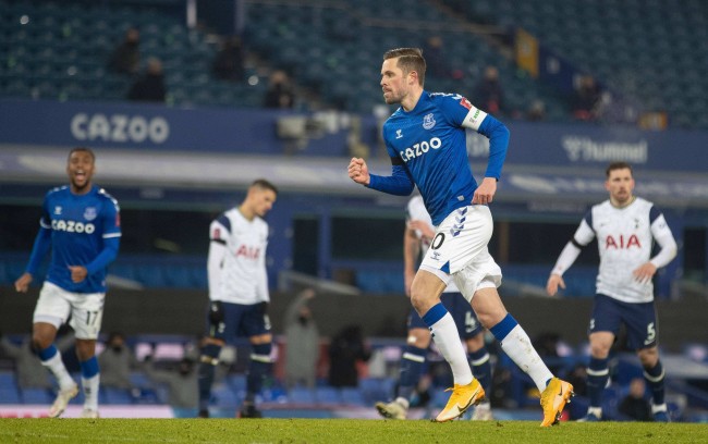 展示了同样 展示了同样